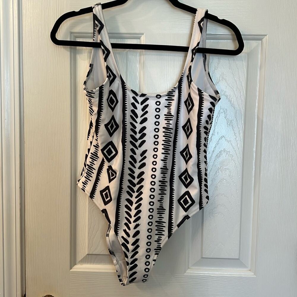 Chubbies Aztec one piece size M